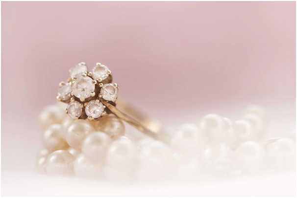 What Are The Leading Rules Of Accessorizing?