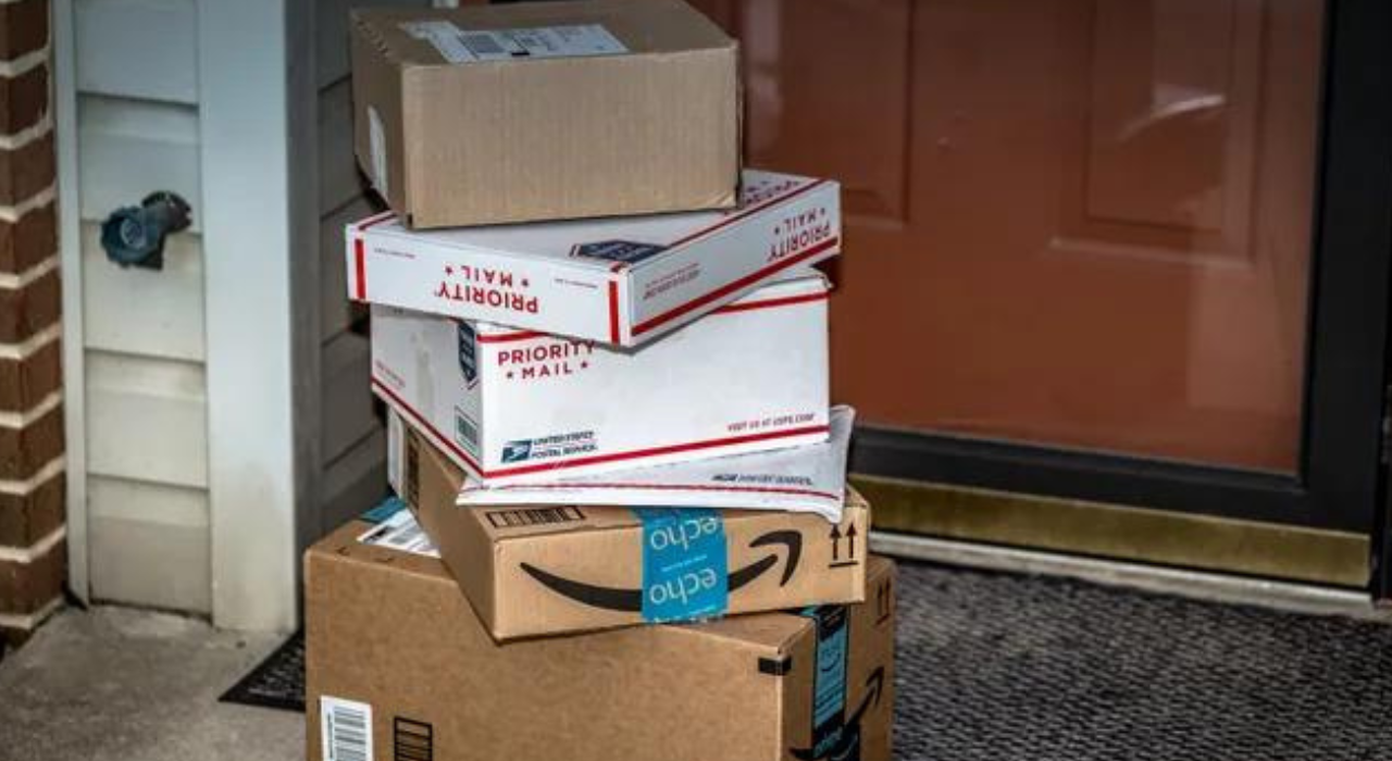 What Technological Innovations Are Improving the Security and Efficiency of Alternatives to Amazon Lockers?
